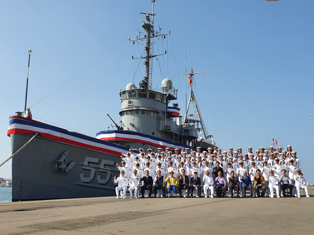 海軍救難艦「大漢軍艦」除役功成身退