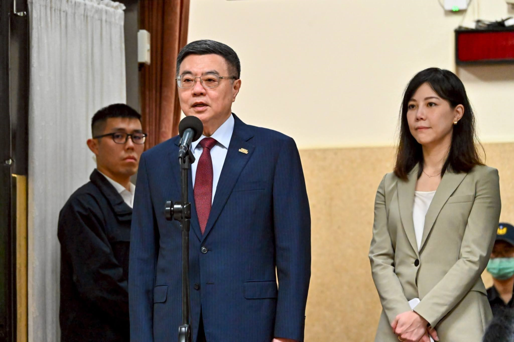 行政院長卓榮泰接受媒體聯訪(行政院提供)