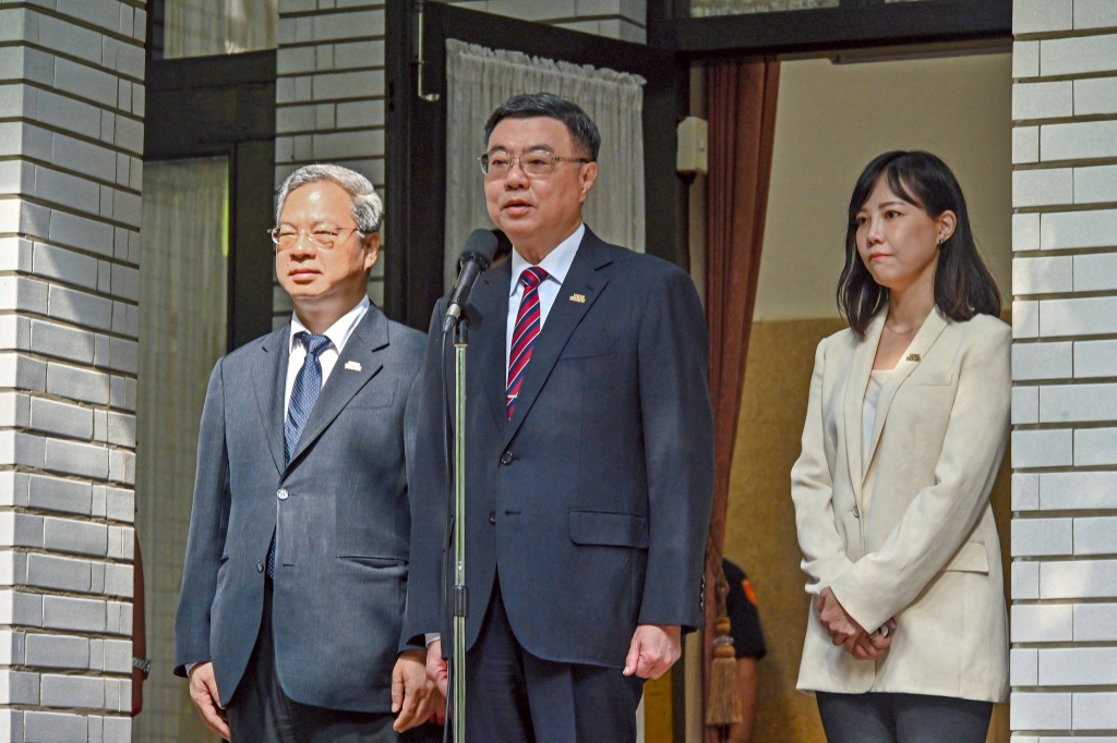 行政院長卓榮泰接受媒體聯訪(行政院提供)