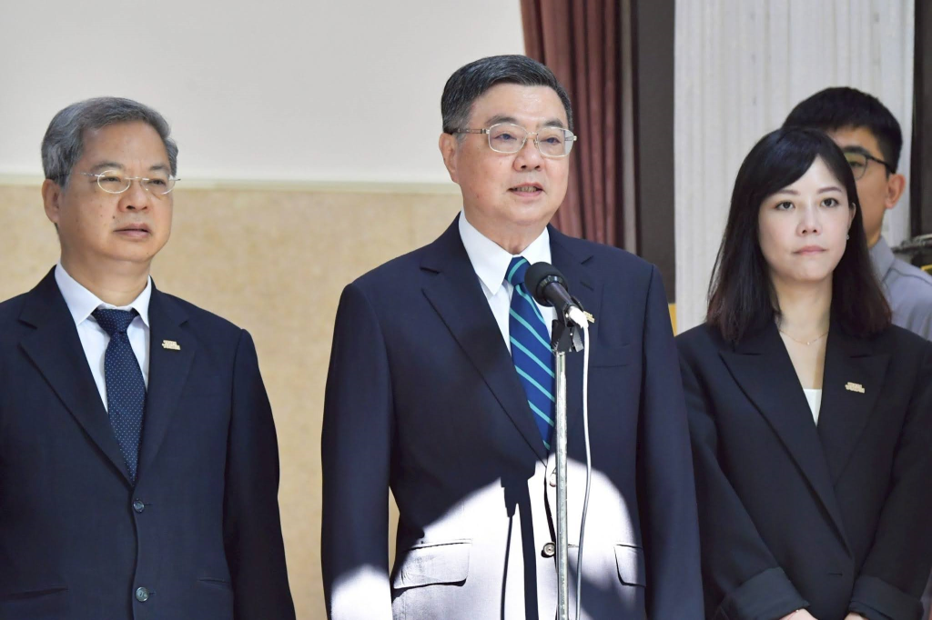 行政院長卓榮泰接受媒體聯訪(行政院提供)