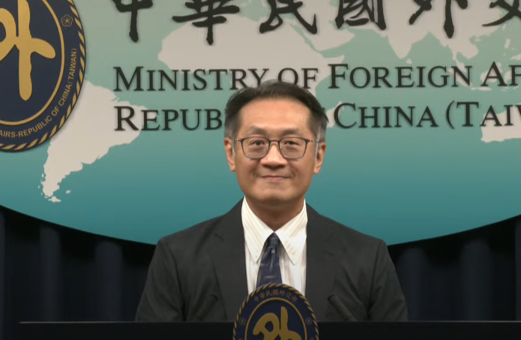 外交部研究設計會主任柯良叡大使(截圖至外交部YouTube頻道線上記者會)