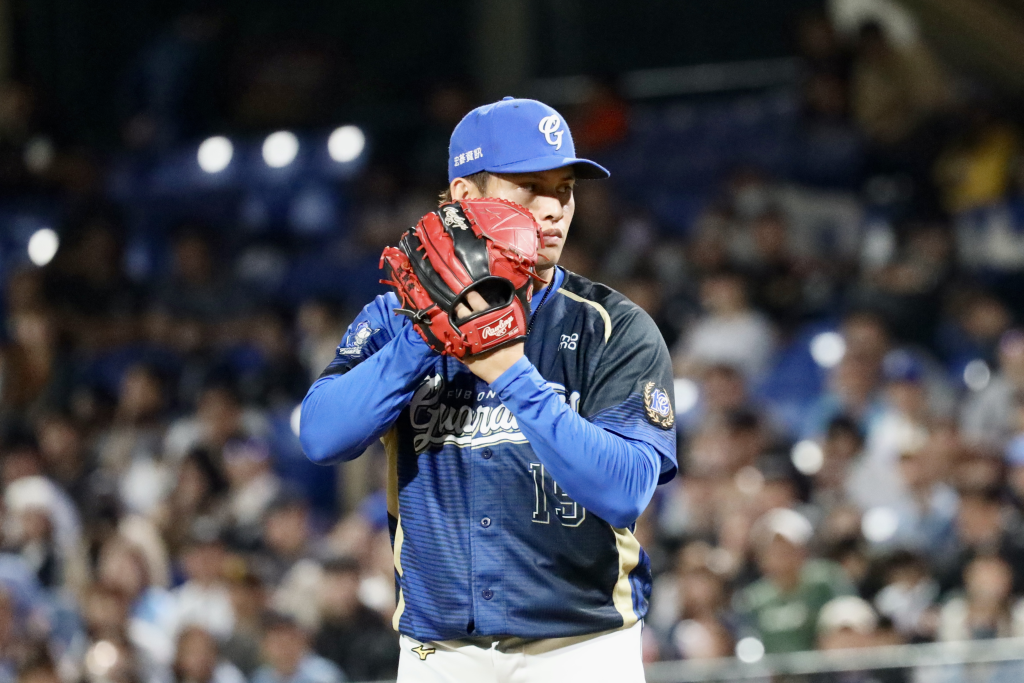 富邦悍將球員張奕。(記者景義婷攝)