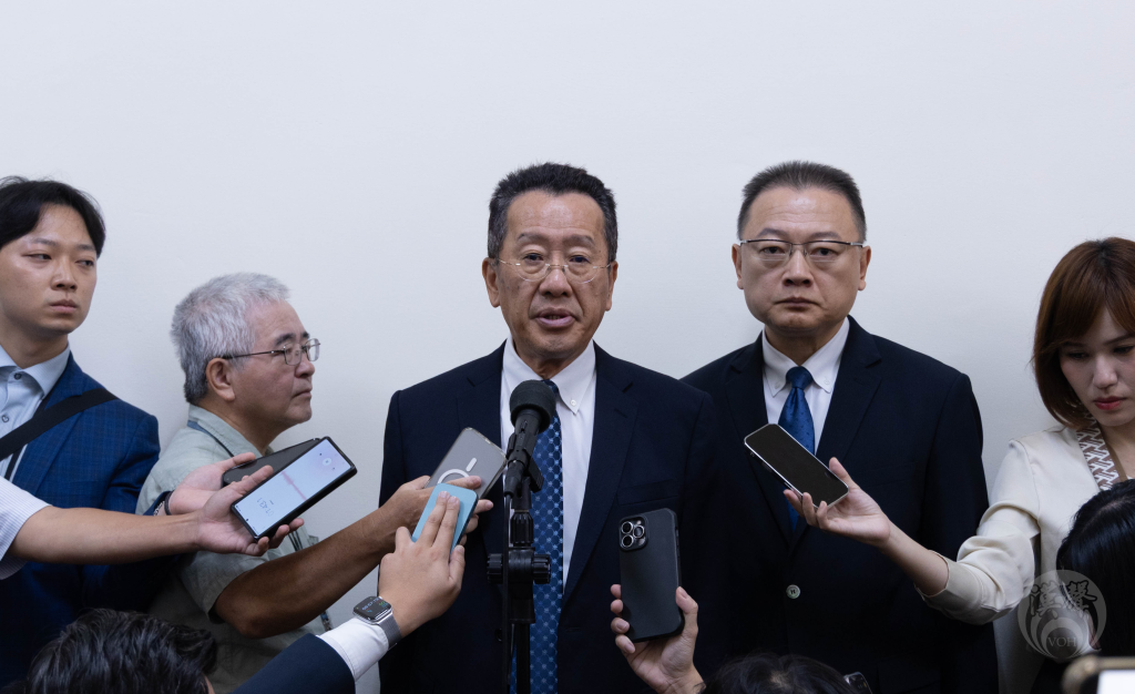 國防部長顧立雄針對「國軍飛行人員離退及補充現況與留任機制作為」進行專案報告(黃畹棋攝)