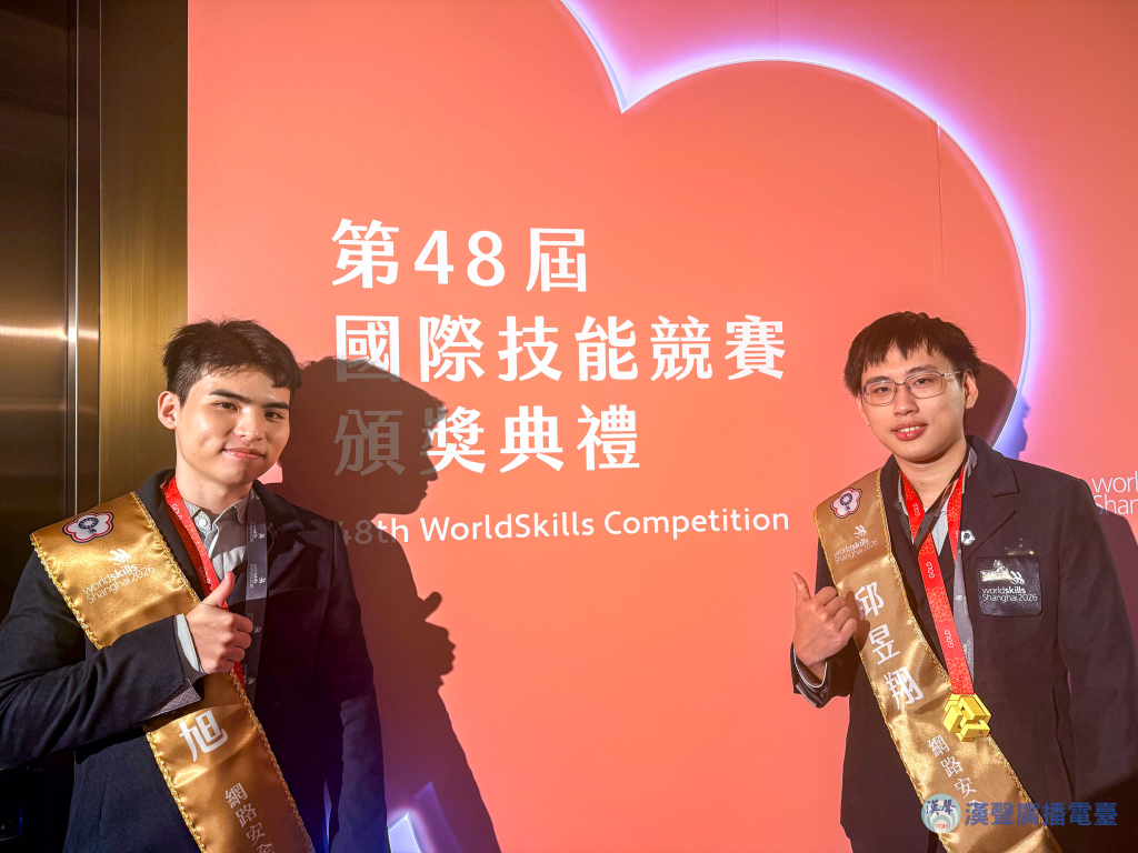 邱昱翔與楊詠旭。(記者景義婷攝)
