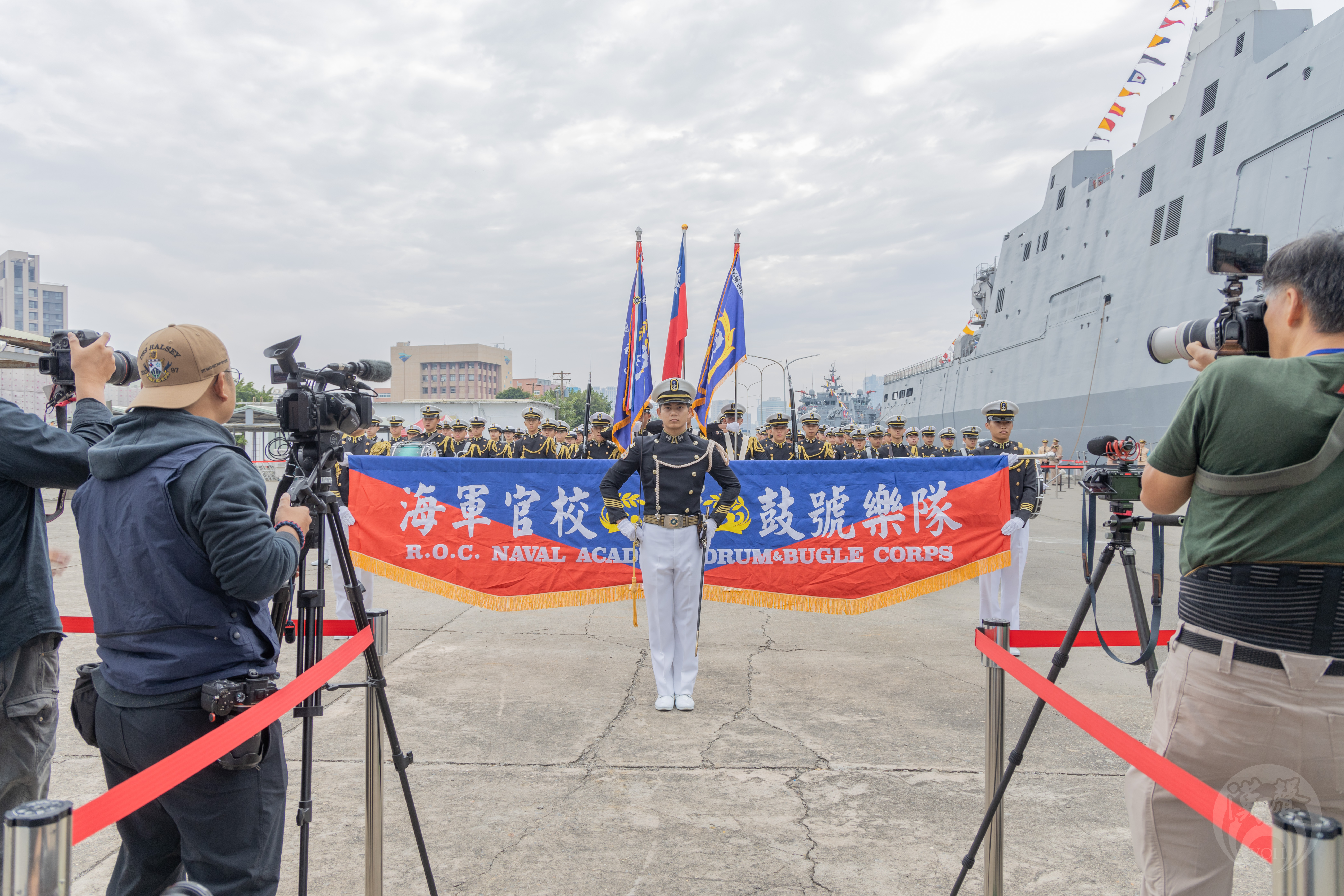 海軍官校鼓號樂隊隊形變換演奏表演