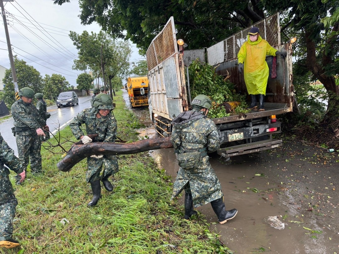 國軍部隊支援縣市政府執行災後多次訓練工作（圖/陸軍砲兵指揮部）