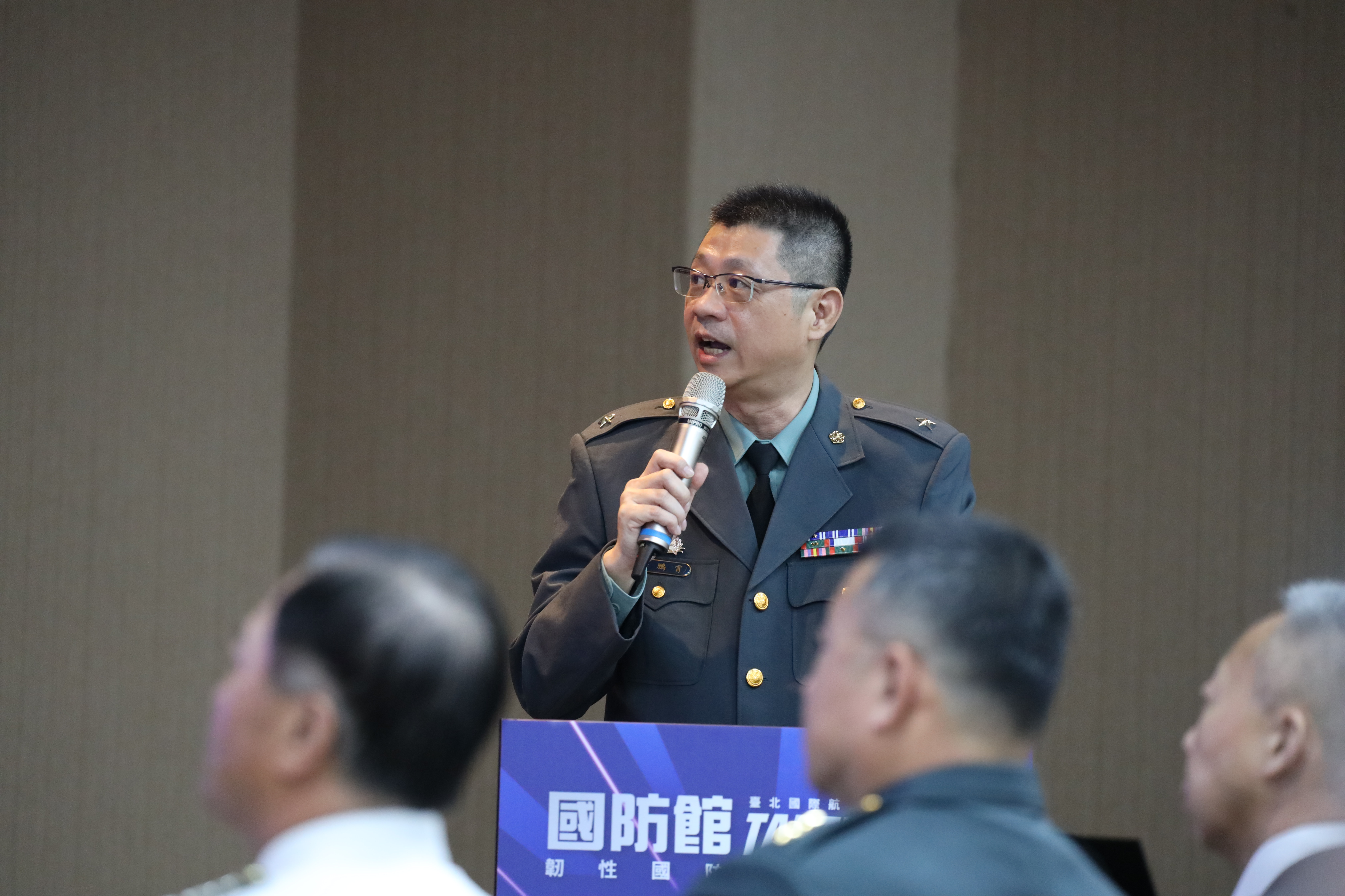國防部軍備局獲得管理處處長李鵬霄少將介紹展區規劃