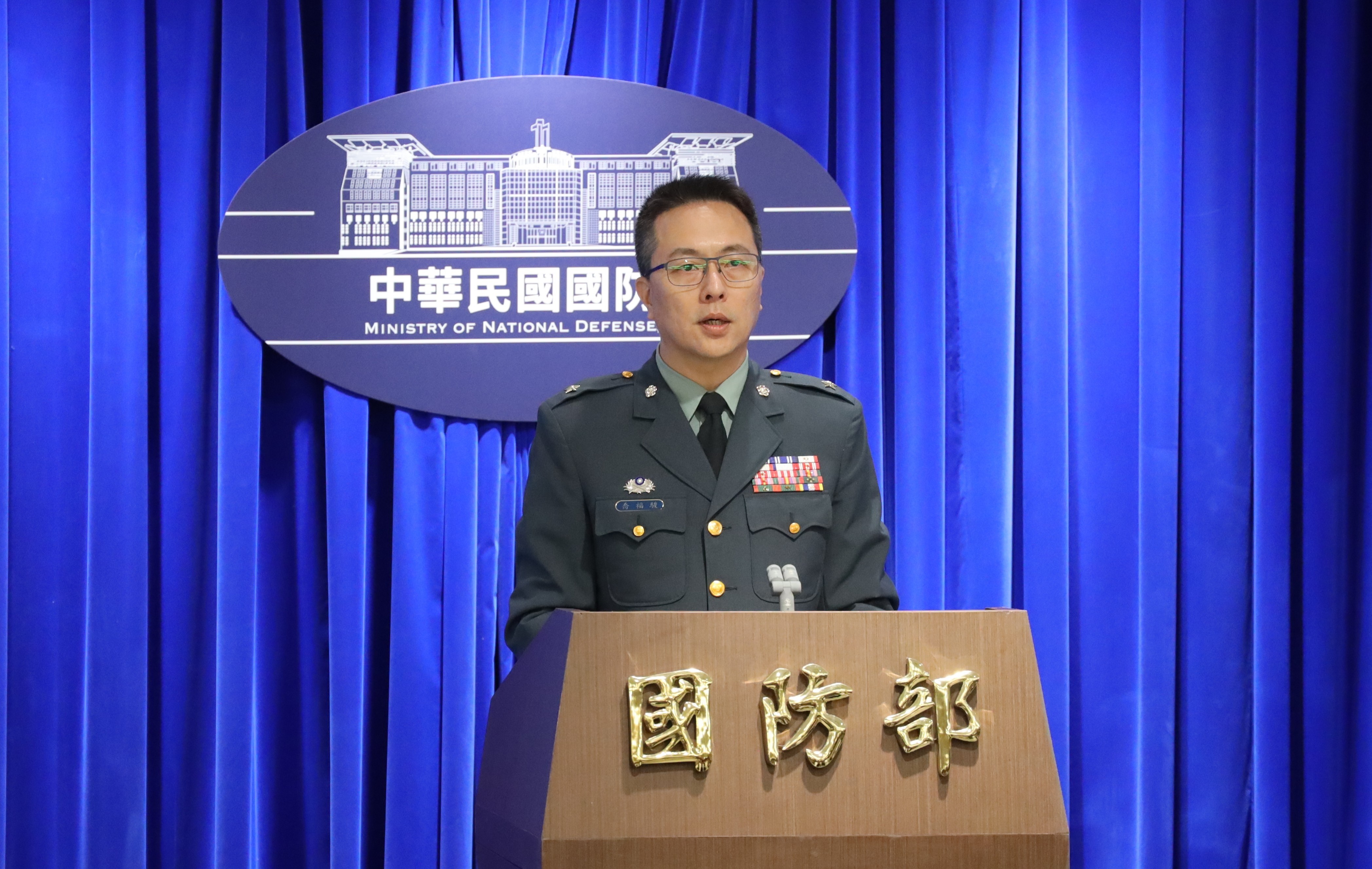 國防部副發言人喬福駿少將主持記者會