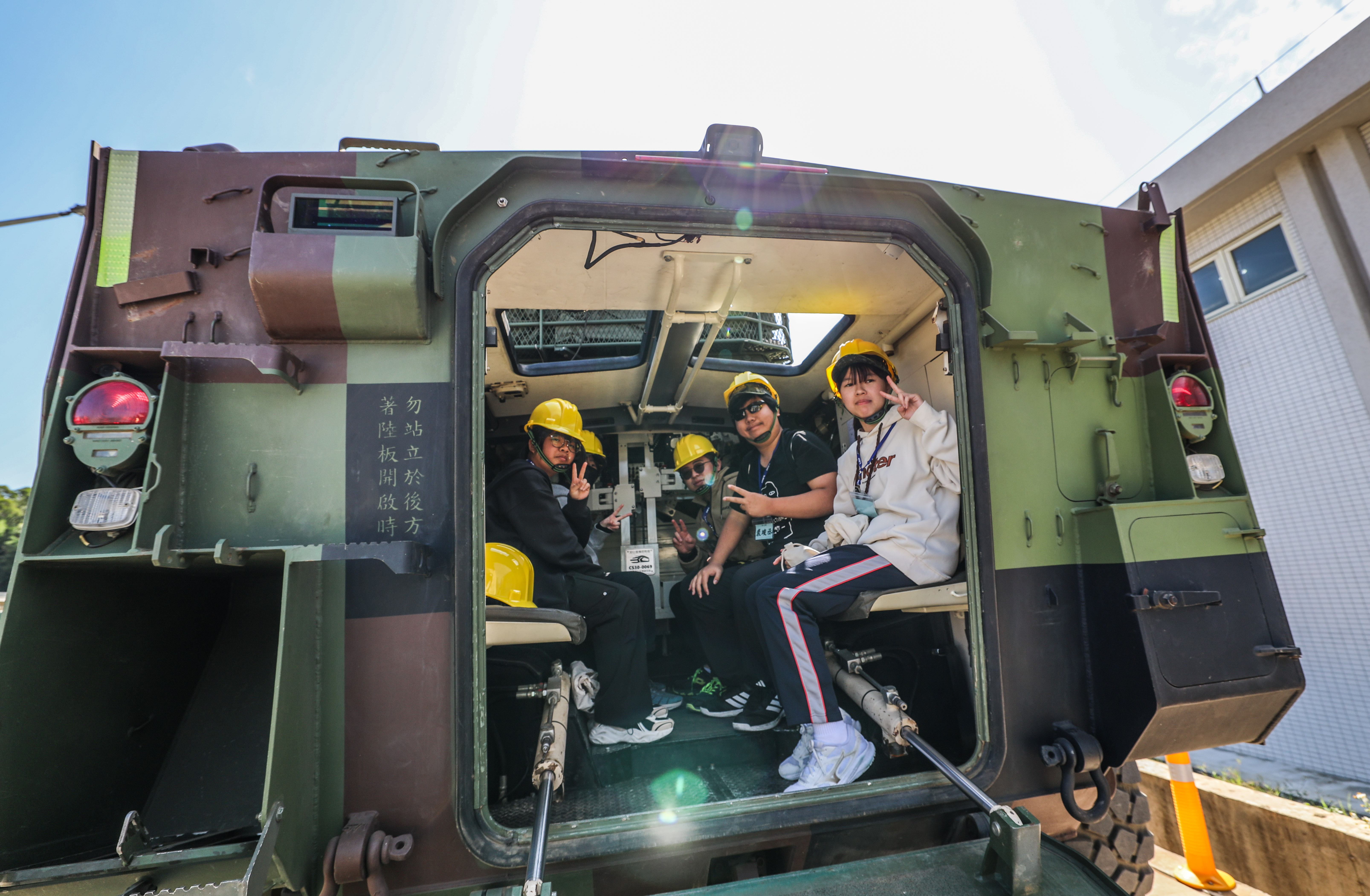 學員試乘CM34甲車