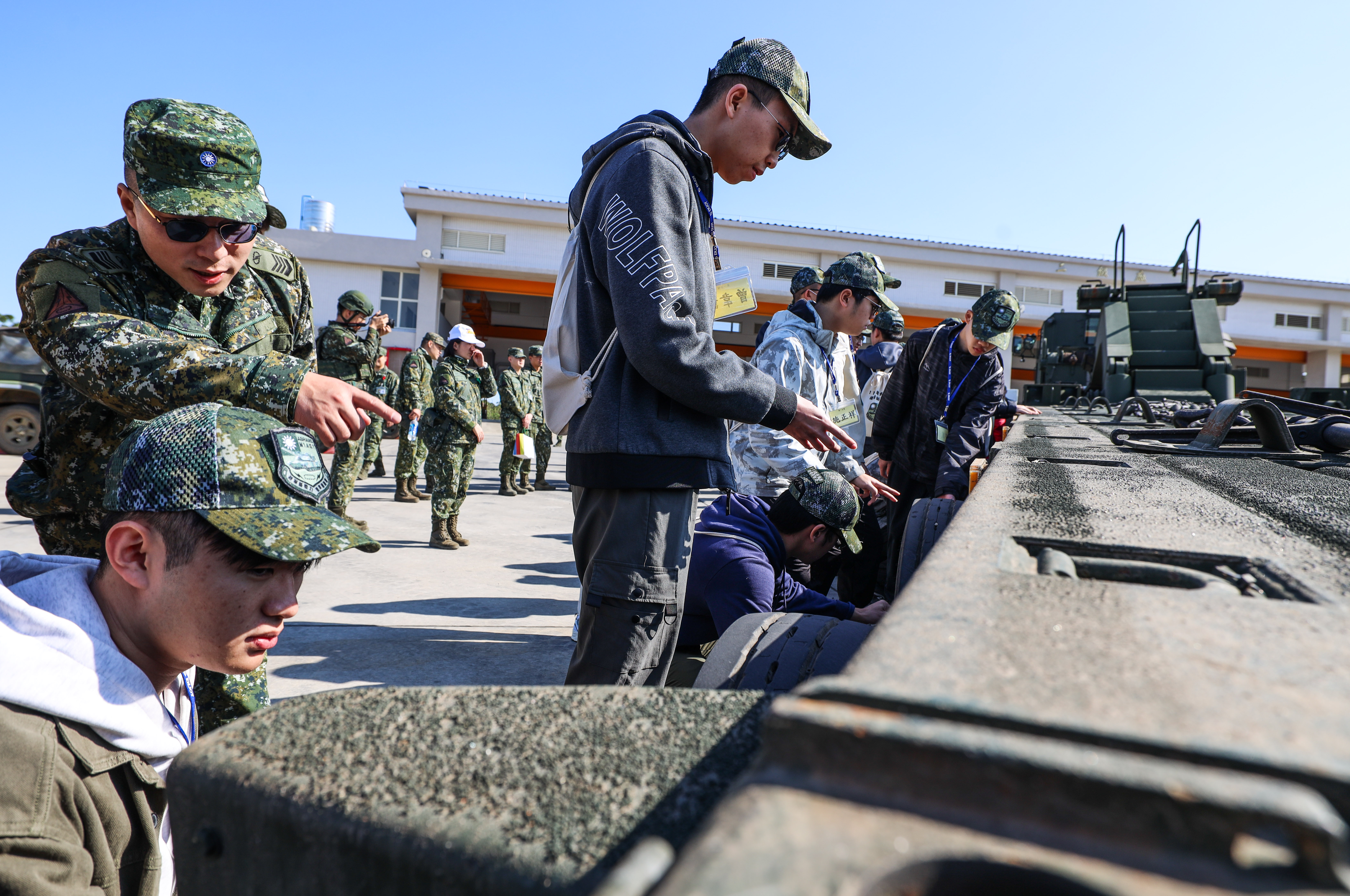 新式M1070A1重型扡運車介紹