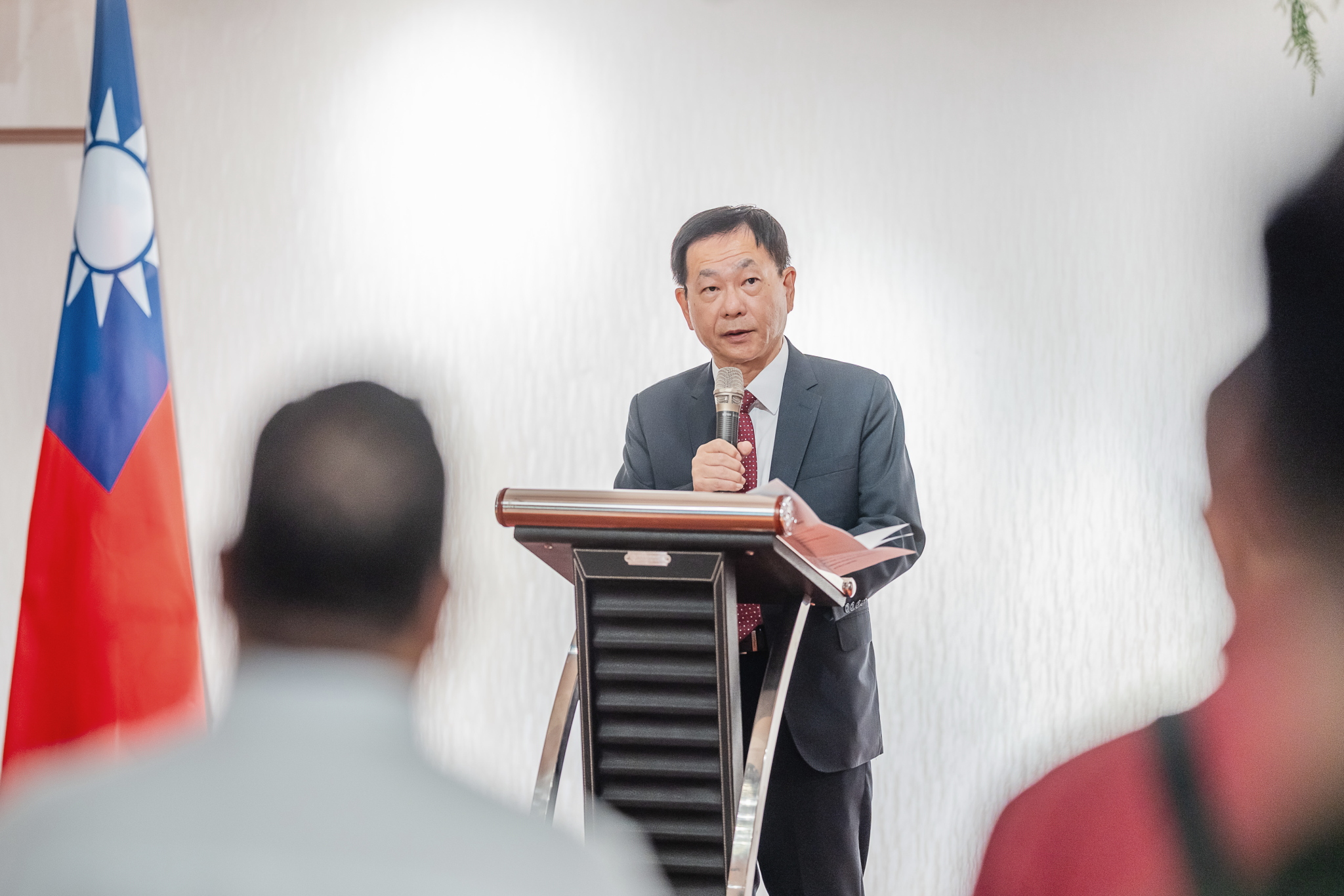 外交部常務次長葛葆萱致詞。